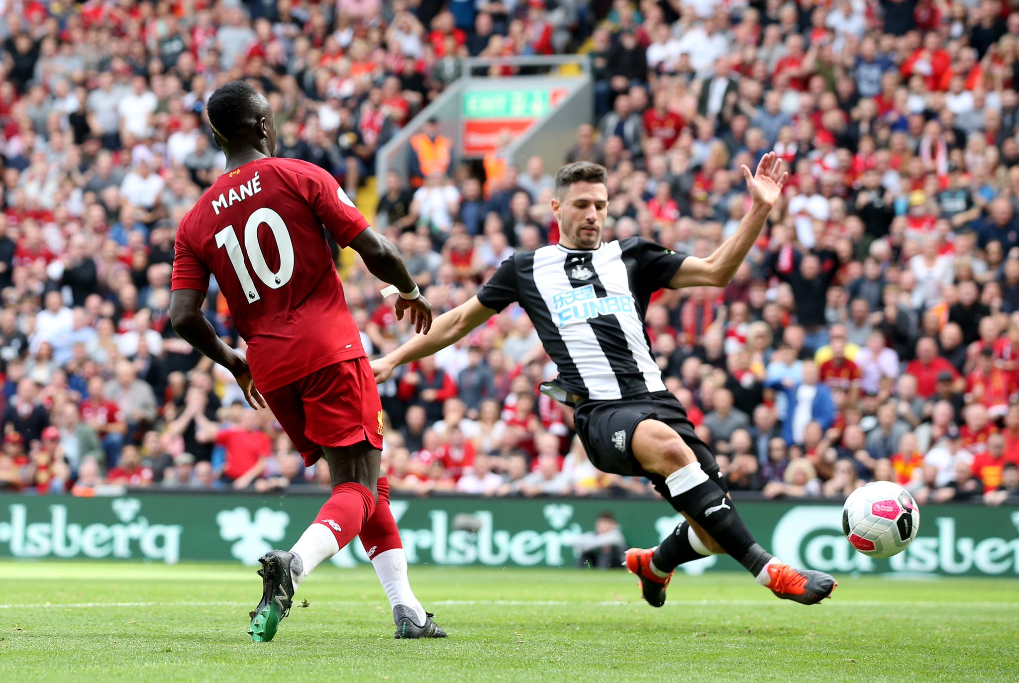 助隊友頭球 助隊友頭球